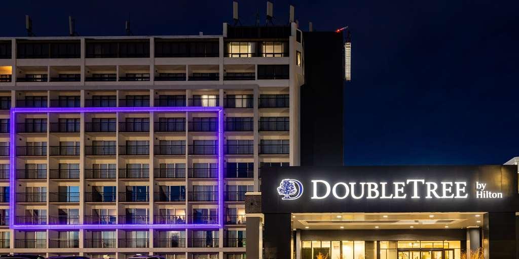 Doubletree By Hilton Calgary North Ξενοδοχείο Εξωτερικό φωτογραφία