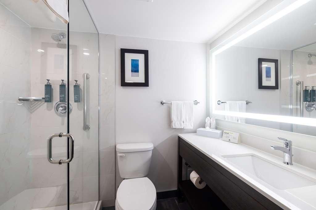 Doubletree By Hilton Calgary North Ξενοδοχείο Εξωτερικό φωτογραφία